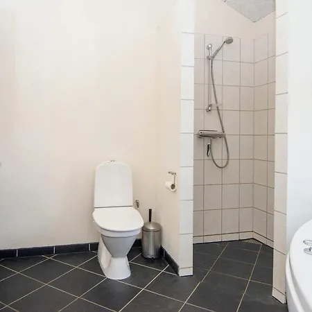 6 Person In Ansager-by Traum * Ansager