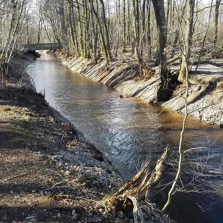 6 Person In Ansager-by Traum