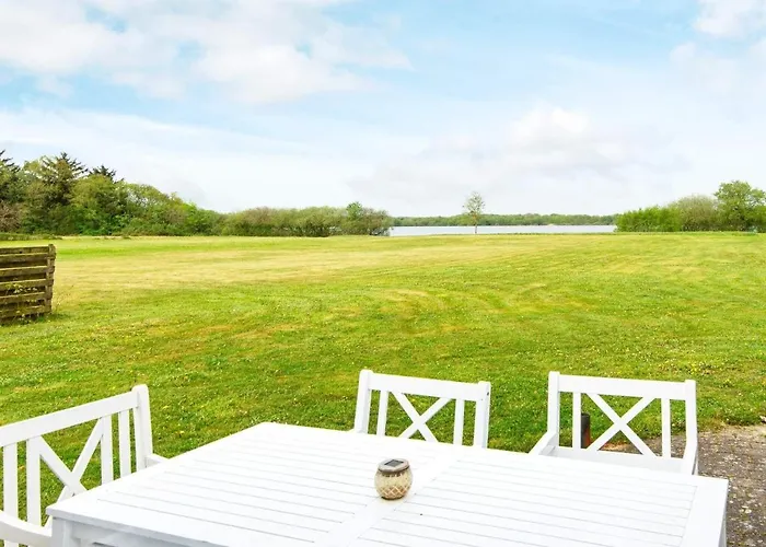 6 Person In Ansager-by Traum * Ansager