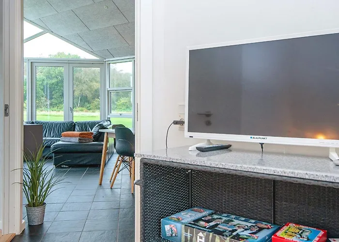 6 Person In Ansager-by Traum * Ansager